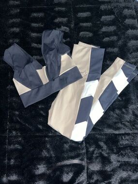 Port De Bras matching set NWOT